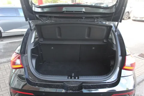 EA25XWV Hyundai i20 1.0T GDi Premium 5dr DCT Thumbnail #12