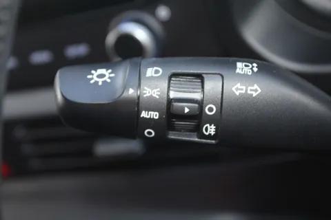 EA25XWV Hyundai i20 1.0T GDi Premium 5dr DCT Thumbnail #19