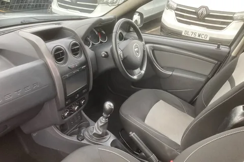 3 of 40 for DACIA DUSTER 1.2 TCe 125 Prestige 5dr