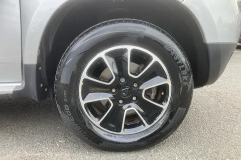 4 of 40 for DACIA DUSTER 1.2 TCe 125 Prestige 5dr