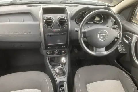 10 of 40 for DACIA DUSTER 1.2 TCe 125 Prestige 5dr