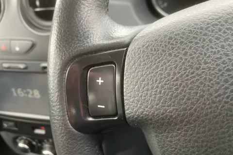 13 of 40 for DACIA DUSTER 1.2 TCe 125 Prestige 5dr