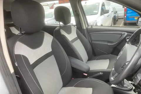 23 of 40 for DACIA DUSTER 1.2 TCe 125 Prestige 5dr