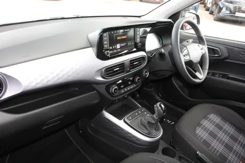 ML26WNJ Hyundai i10 1.2 [79] Premium 5dr Auto [Nav] Thumbnail #9