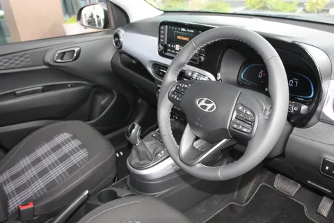 ML26WNJ Hyundai i10 1.2 [79] Premium 5dr Auto [Nav] Thumbnail #16