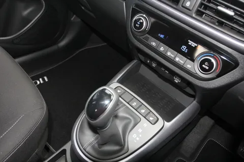 ML26WNJ Hyundai i10 1.2 [79] Premium 5dr Auto [Nav] Thumbnail #23