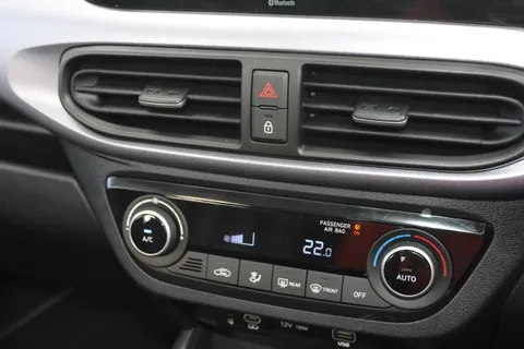 MT26UXN Hyundai i10 1.2 [79] Premium 5dr Auto [Nav] Thumbnail #26