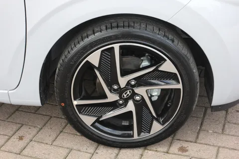 MV26WWS Hyundai i10 1.2 [79] Premium 5dr Auto [Nav] Thumbnail #6