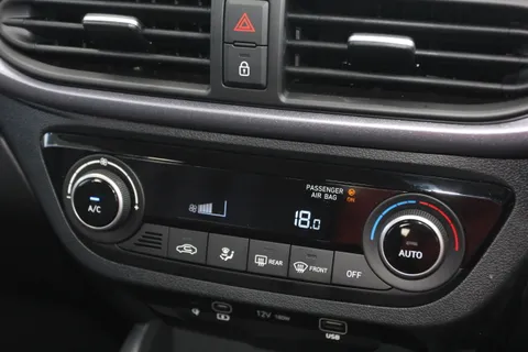 MV26WWS Hyundai i10 1.2 [79] Premium 5dr Auto [Nav] Thumbnail #26