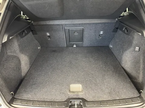 BT22DPY Volvo XC40 2.0 B4P R DESIGN 5dr AWD Auto [7 speed] Thumbnail #16