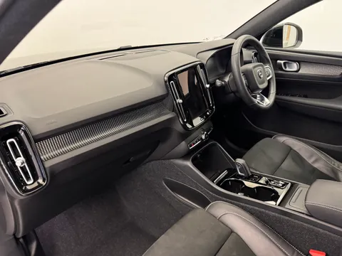 BT22DPY Volvo XC40 2.0 B4P R DESIGN 5dr AWD Auto [7 speed] Thumbnail #18