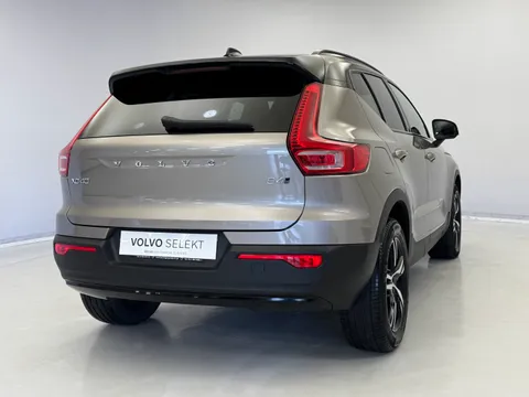 BT22DPY Volvo XC40 2.0 B4P R DESIGN 5dr AWD Auto [7 speed] Thumbnail #3