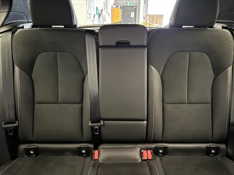 BT22DPY Volvo XC40 2.0 B4P R DESIGN 5dr AWD Auto [7 speed] Thumbnail #25