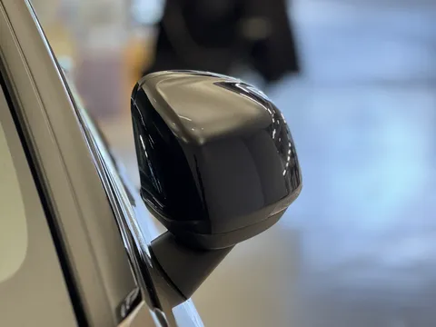 BT22DPY Volvo XC40 2.0 B4P R DESIGN 5dr AWD Auto [7 speed] Thumbnail #35
