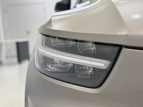 BT22DPY Volvo XC40 2.0 B4P R DESIGN 5dr AWD Auto [7 speed] Thumbnail #36