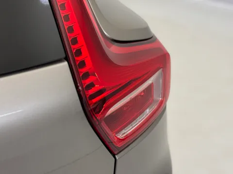 BT22DPY Volvo XC40 2.0 B4P R DESIGN 5dr AWD Auto [7 speed] Thumbnail #37