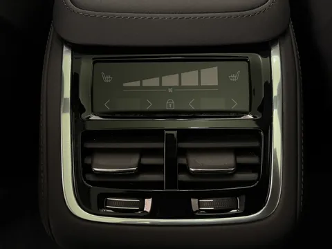 RF74XJA Volvo XC90 2.0 B5P Ultra Dark 5dr AWD Geartronic Thumbnail #23