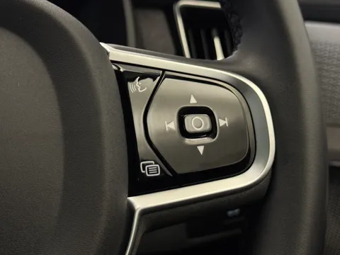 RF74XJA Volvo XC90 2.0 B5P Ultra Dark 5dr AWD Geartronic Thumbnail #38