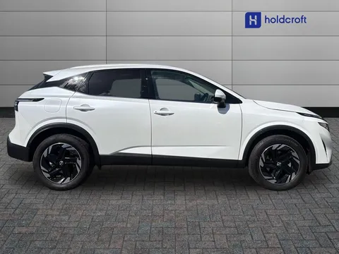 OX25DSZ Nissan Qashqai 1.3 DiG-T MH 158 N-Connecta 5dr Xtronic Thumbnail #3