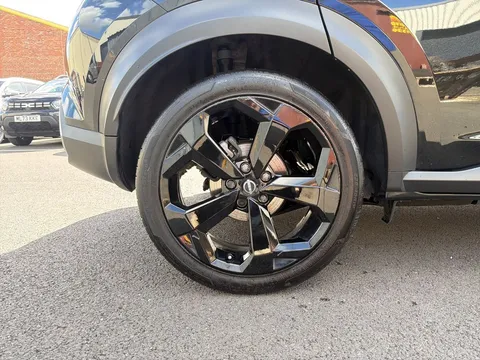 OW74YGU Nissan Juke 1.6 Hybrid Tekna 5dr Auto Thumbnail #9