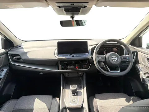 OX25DSZ Nissan Qashqai 1.3 DiG-T MH 158 N-Connecta 5dr Xtronic Thumbnail #12