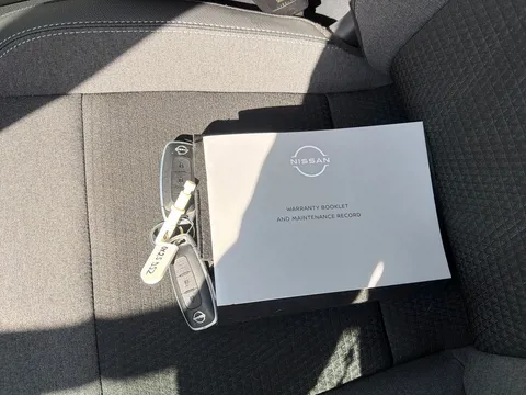 OX25DSZ Nissan Qashqai 1.3 DiG-T MH 158 N-Connecta 5dr Xtronic Thumbnail #21