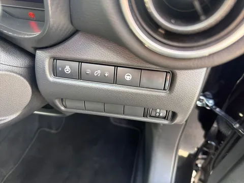 OW74YGU Nissan Juke 1.6 Hybrid Tekna 5dr Auto Thumbnail #24