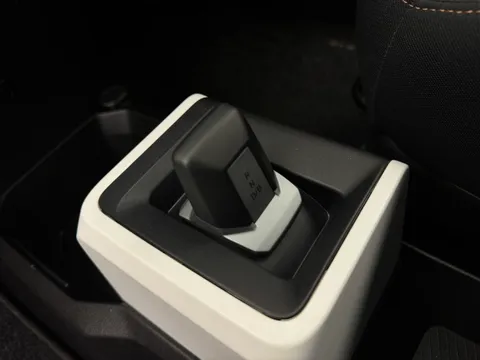 NA74XKT Dacia Spring 27kWh Extreme 65 48kW 5dr Auto Thumbnail #15