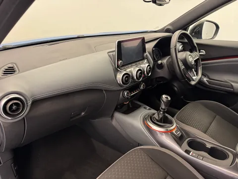 13 of 35 for NISSAN JUKE 1.0 DiG-T N-Connecta 5dr