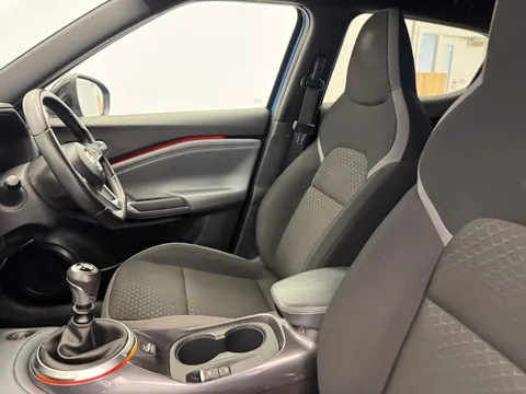 14 of 35 for NISSAN JUKE 1.0 DiG-T N-Connecta 5dr