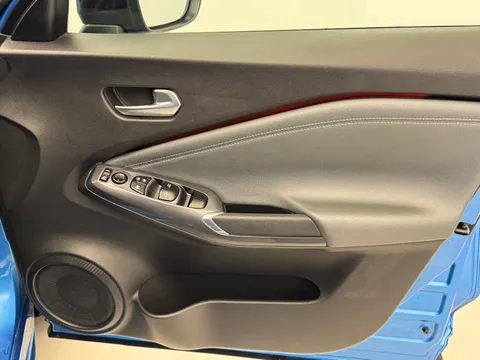 18 of 35 for NISSAN JUKE 1.0 DiG-T N-Connecta 5dr