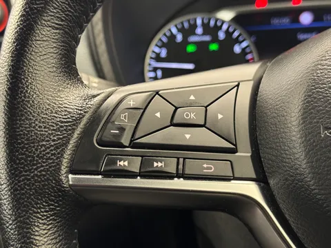 21 of 35 for NISSAN JUKE 1.0 DiG-T N-Connecta 5dr