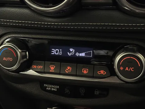 26 of 35 for NISSAN JUKE 1.0 DiG-T N-Connecta 5dr