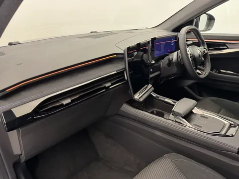 YO73LWX Renault Austral E-Tech FHEV Techno Esprit Alpine 5dr Auto Thumbnail #13