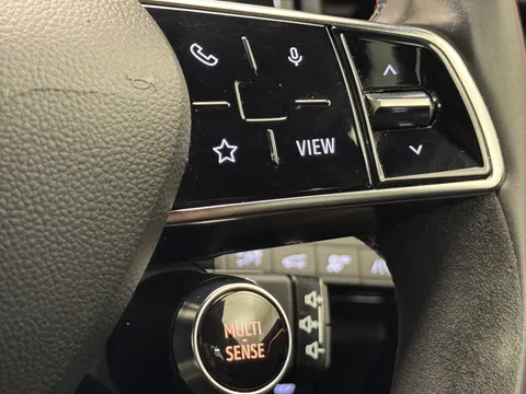 YO73LWX Renault Austral E-Tech FHEV Techno Esprit Alpine 5dr Auto Thumbnail #23