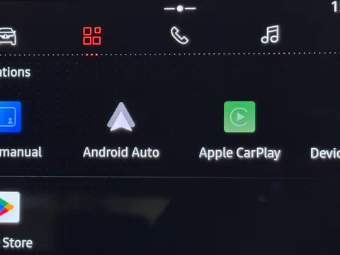 YO73LWX Renault Austral E-Tech FHEV Techno Esprit Alpine 5dr Auto Thumbnail #24