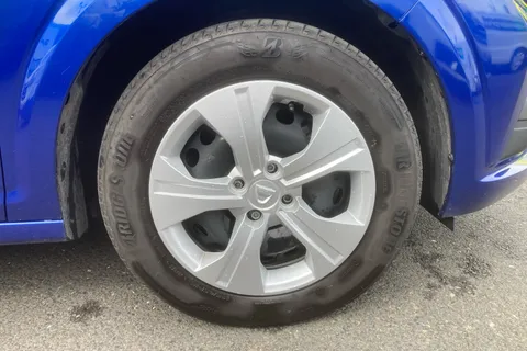 NA22DFG Dacia Sandero 1.0 Tce Essential 5dr Thumbnail #5