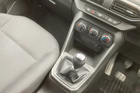 NA22DFG Dacia Sandero 1.0 Tce Essential 5dr Thumbnail #13