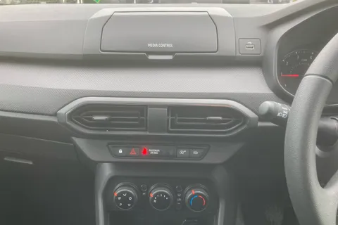 NA22DFG Dacia Sandero 1.0 Tce Essential 5dr Thumbnail #21