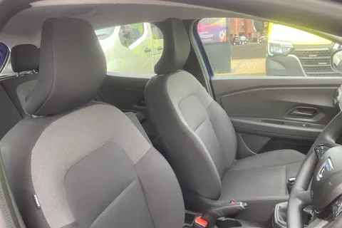 NA22DFG Dacia Sandero 1.0 Tce Essential 5dr Thumbnail #22