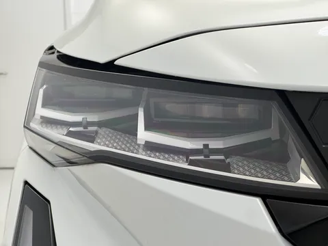 DU75WCO Renault Rafale E-Tech FHEV Techno Esprit Alpine 5dr Auto 4C Thumbnail #32
