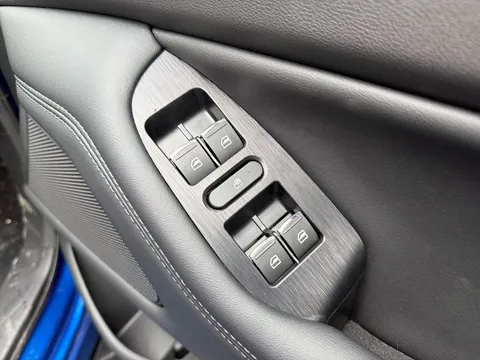 DE75VZZ SEAT Leon 2.0 TDI 184 FR 5dr DSG Thumbnail #14