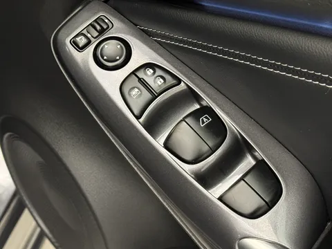 DG72FYH Nissan Juke 1.6 Hybrid Tekna 5dr Auto Thumbnail #19