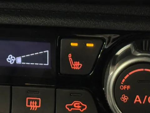 DG72FYH Nissan Juke 1.6 Hybrid Tekna 5dr Auto Thumbnail #27