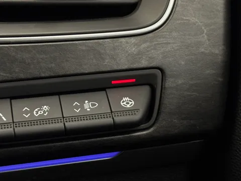 17 of 31 for Renault ARKANA 1.6 E-Tech FHEV 145 Esprit Alpine 5dr Auto