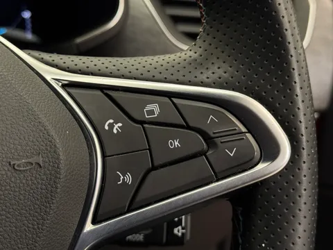 23 of 31 for Renault ARKANA 1.6 E-Tech FHEV 145 Esprit Alpine 5dr Auto