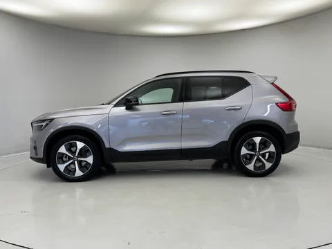 OV75ULP Volvo XC40 2.0 B3P Plus Dark 5dr Auto Thumbnail #5