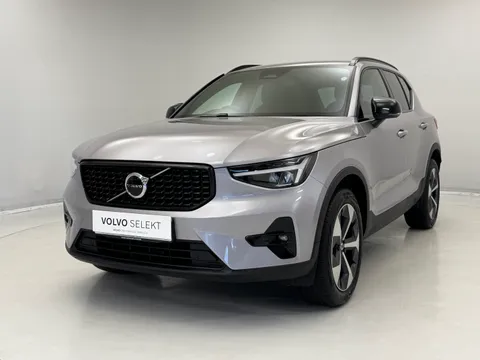 OV75ULP Volvo XC40 2.0 B3P Plus Dark 5dr Auto Thumbnail #4