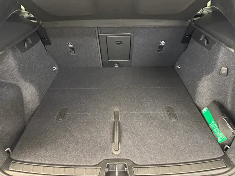 OV75ULP Volvo XC40 2.0 B3P Plus Dark 5dr Auto Thumbnail #27