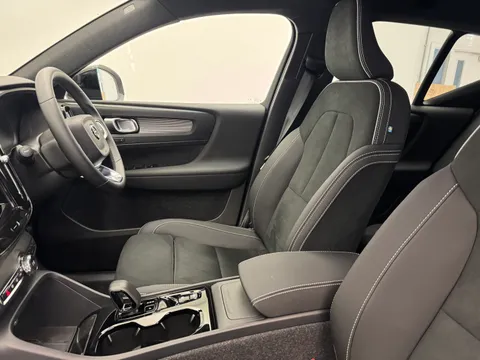 OV75ULP Volvo XC40 2.0 B3P Plus Dark 5dr Auto Thumbnail #13